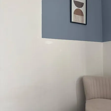 Stylish 2 Beds W/ Free Parking Near Old Trafford Apartmán