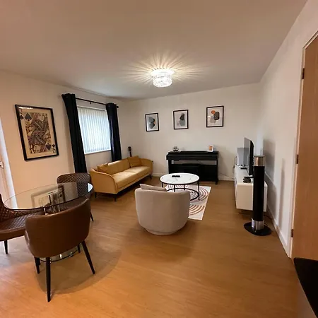 Apartamento Centrally Located Modern 2 Bedroom Apartment, Minutes Walk To Ao Arena *