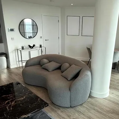 3bed Sleeps 6 - With Wifi Apartment Manchester