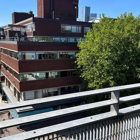 Apartment 2-bed Sleeps 5 - Free Parking - Balcony *