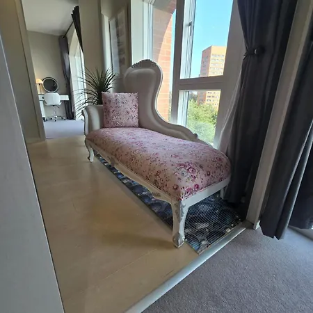 Mega5 Modern 2bedroom Luxury Deansgate-2baths, 2toilets, With Car Park شقة