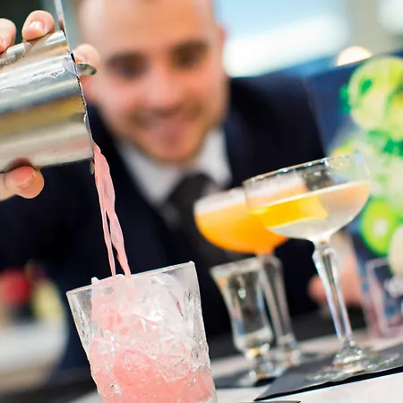 - Centre By Ihg 4* Manchester