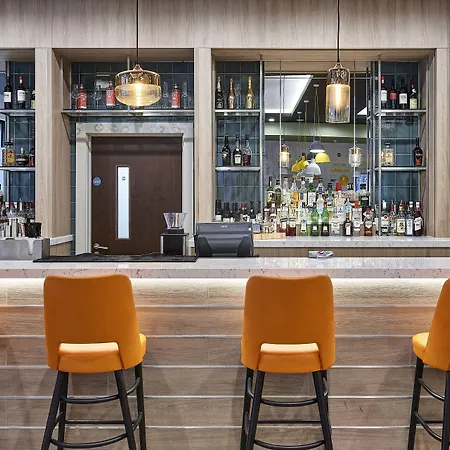 홀리데이 인 - 시티 센터 호텔 4*