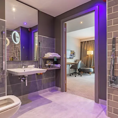 - Centre By Ihg Hotel 4*