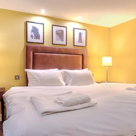 Hotel Airport By Dancenter 4*