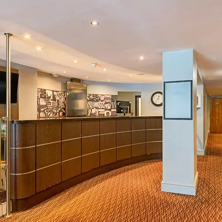 Airport By Dancenter 4* Manchester