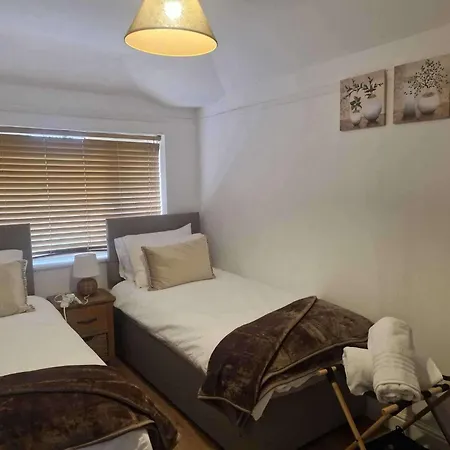 Cosy Manchester 3-Bed House With Parking Sleeps 5 Feriehus Manchester