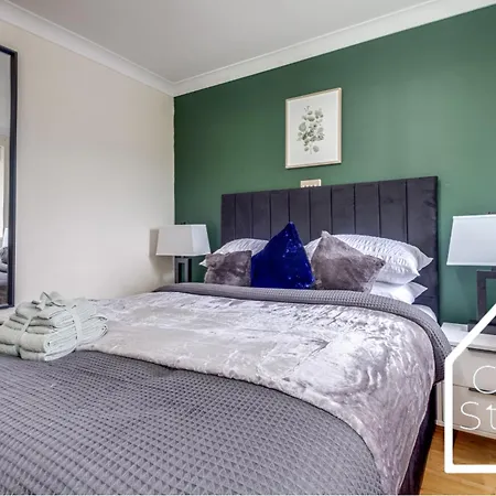 Dom wakacyjny Spacious 4 Bedroom House With Pool Table And Pac-man Games In The Centre *