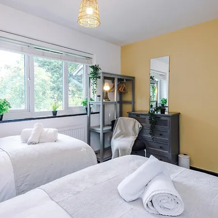 Stylish - 5g Wifi - Free Off-road Parking - Sleeps 7 Ferienhaus *