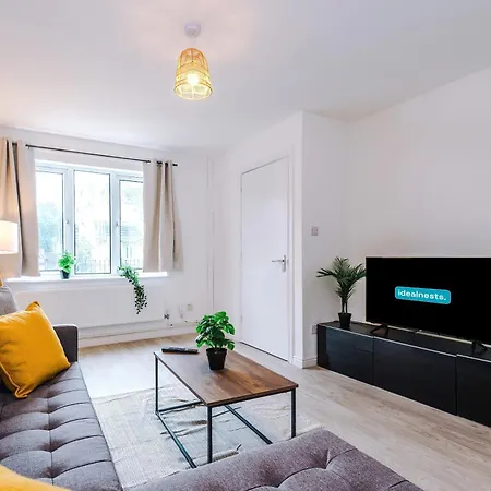 Modern 3 Bedroom - Driveway Parking For 2 Vehicles, Close To Centre Feriehus *