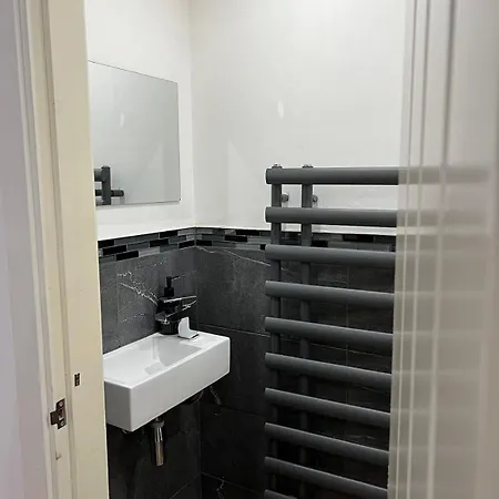 Home-from-home Near Etihad, Garden & Free Parking Manchester