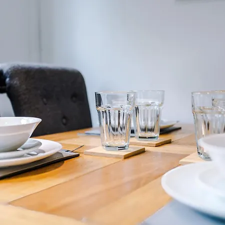 Stylish - 5g Wifi - Free Off-road Parking - Sleeps 7 Ferienhaus *