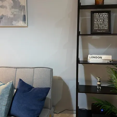 Near Etihad, Free Parking, Workplace & Garden * Manchester