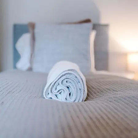 Stylish 3 Bedroom - Free Parking, Smart Tv, Sleeps 8 Манчестер