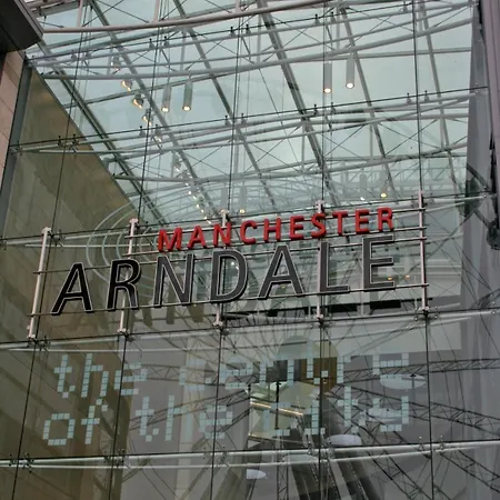 Near Etihad, Free Parking, Workplace & Garden Nyaraló *