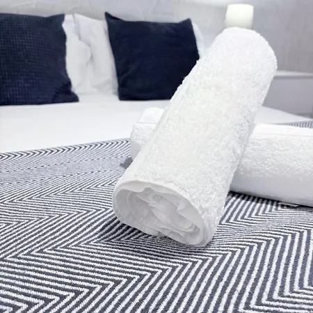 Cosy Nest - Coop Live & Etihad *