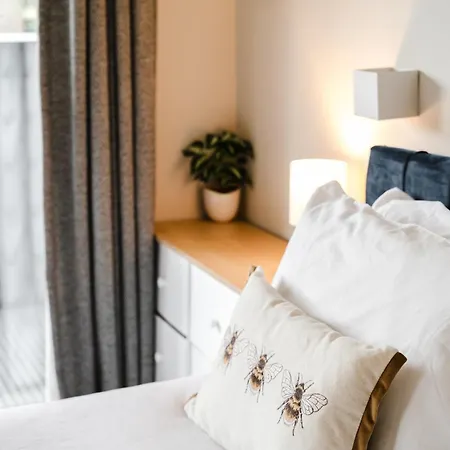 2 Bed Modern Flat, Castlefield, Citycentre, Parking, Self-checkin, Sleeps 4, Balcony, Wifi, Views Mánchester