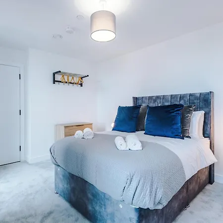 Stylish 2 Bed 2 Bath In