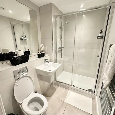 40 Percent Off Monthly 2 Bed Modern Near Piccadilly - Parking - Fast Wifi Apartman *