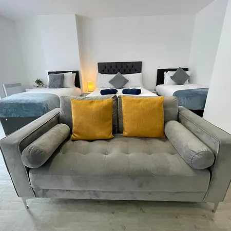 Quayside Living * Manchester