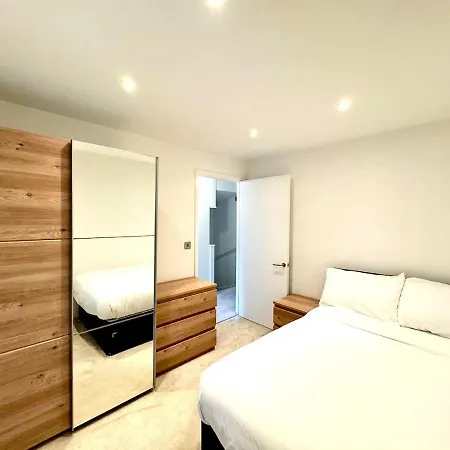 With Free Parking, Close To Media Manchester