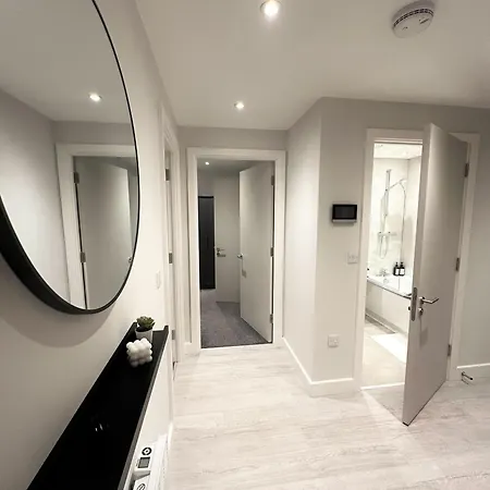 40 Percent Off Monthly 2 Bed Modern Near Piccadilly - Parking - Fast Wifi Manchester