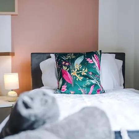 Quay House - Modern Apartments In Salford * 맨체스터