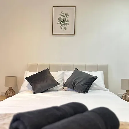 Spacious Mcr - Gym - Terrace - Games - Free Secured Parking