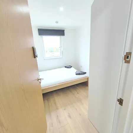 Modern 2 Bedroom Flat Close To Center Camp Street 아파트
