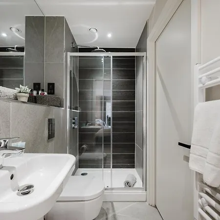 2 Bed Modern Flat, Castlefield, Citycentre, Parking, Self-checkin, Sleeps 4, Balcony, Wifi, Views