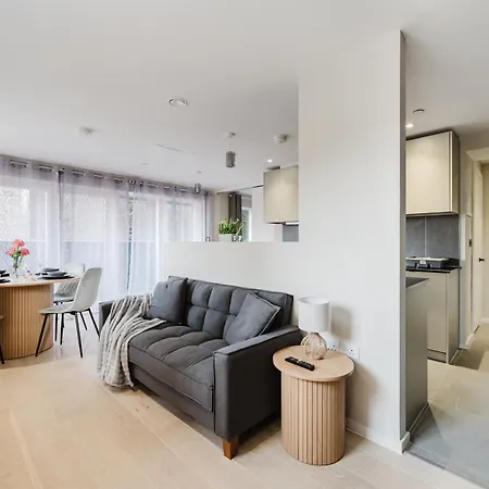 2 Bed Modern Flat, Castlefield, Citycentre, Parking, Self-checkin, Sleeps 4, Balcony, Wifi, Views *