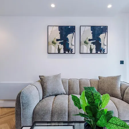 Stylish 2 Bed 2 Bath In * Manchester