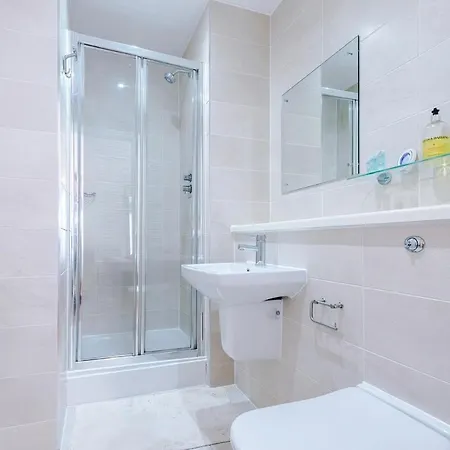 10%Offlastminbusinessleisurewifisalford * Manchester