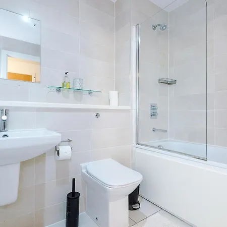 10%Offlastminbusinessleisurewifisalford * Manchester