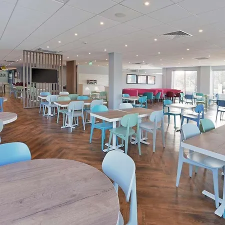 Travelodge Salford Quays Szálloda 3*