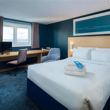 מלון Travelodge Ancoats 3*