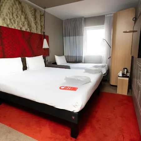 Ibis Centre 96 Portland Street 3* Manchester