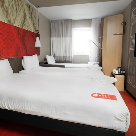 Hotel Ibis Centre 96 Portland Street 3*
