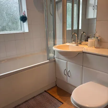 Modern & Cosy In The Heart Of Breakfast Included Manchester