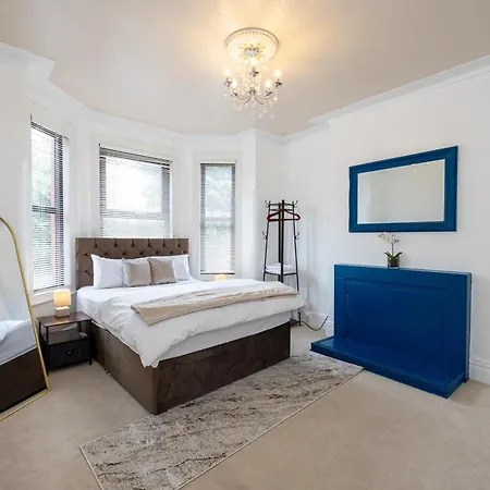 ヴィラ Modern 4 Bedroom Victorian Private Detached Close To マンチェスター