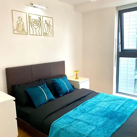 Lägenhet Lux Stylish 2 Bed High Rise With Parking And Balcony *