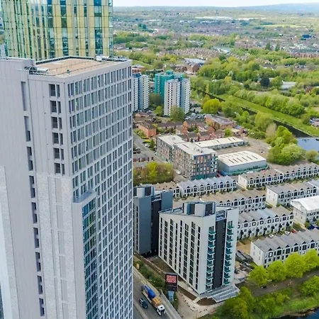 Centre, Luxury Apartment, Gym *