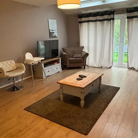 3bed Family -free Parking -manchester