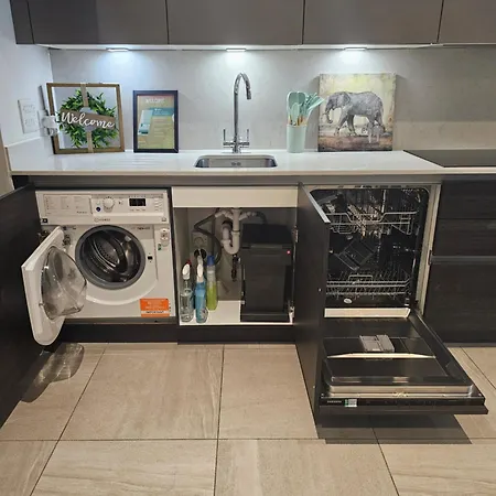 Apartment Tmo Big Boys&girls Level Manchester