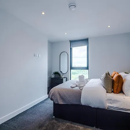 Modern 2br Parking Great Location & Amenities מנצ'סטר