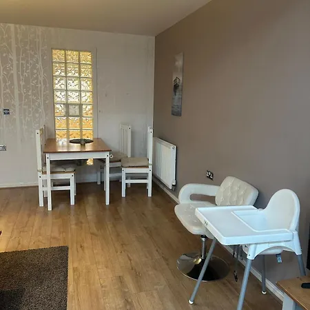 3bed Family -free Parking -manchester * Manchester