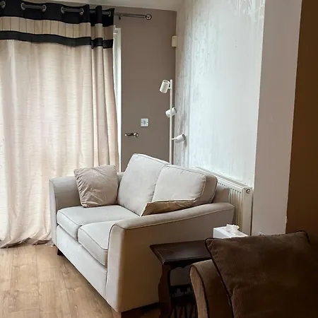 3bed Family -free Parking -manchester *