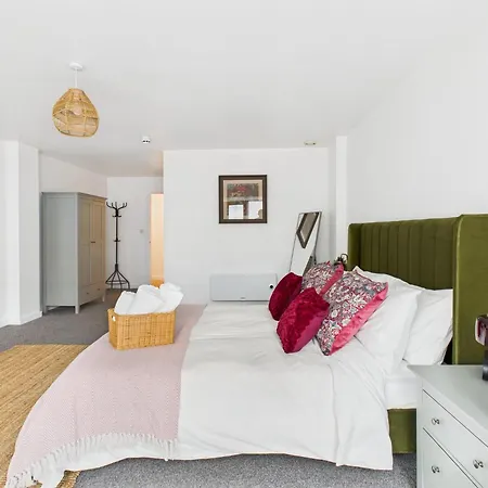 Wild Roses Serviced - Arndale アパート *