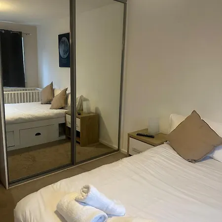 3bed Family -free Parking -manchester
