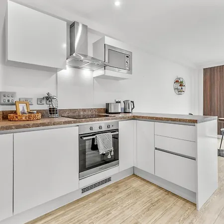 Apartment Modern 2br Urban Nest In Salford, For 4 Manchester